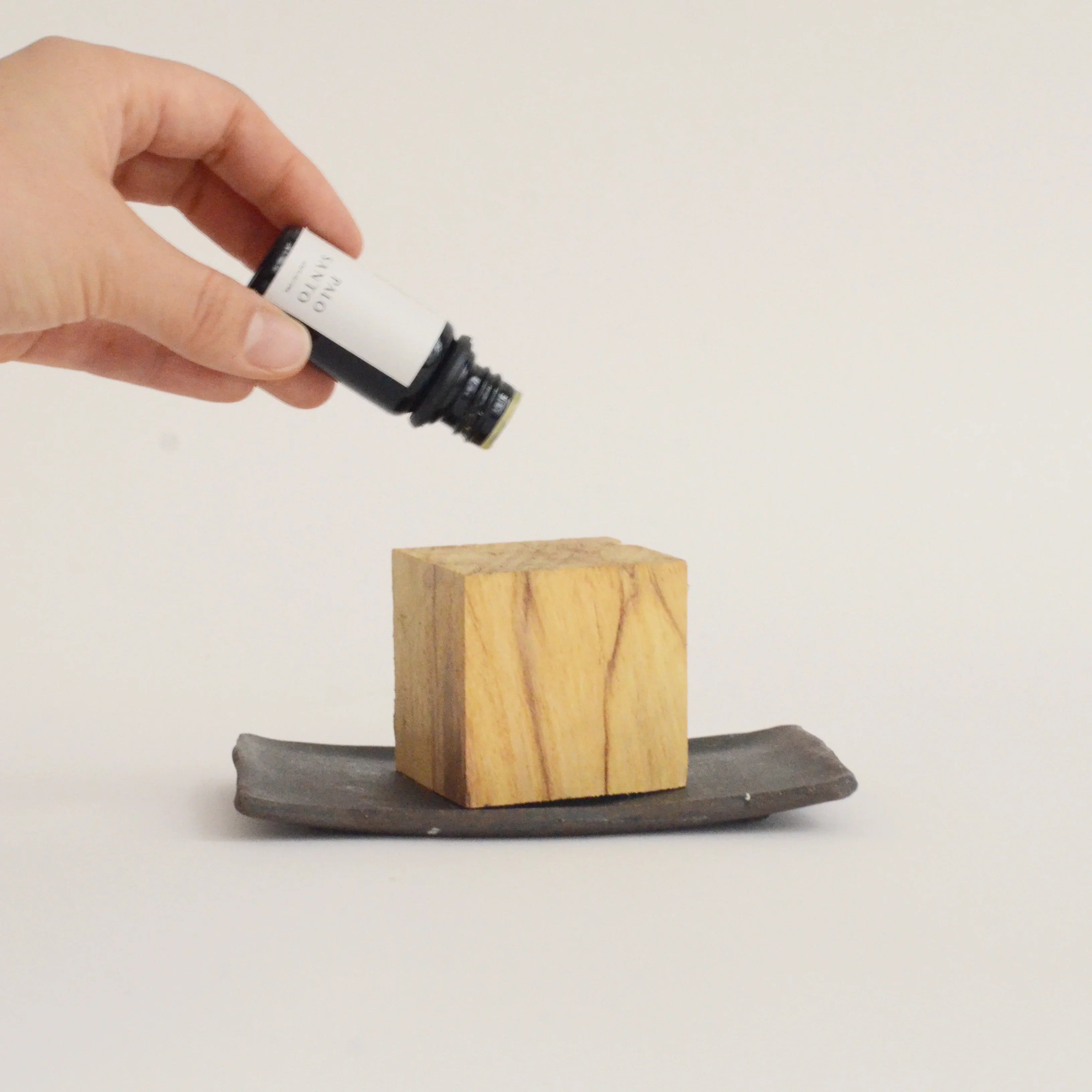 Natural Palo Santo Wood Diffuser & 10ml Essential Oil