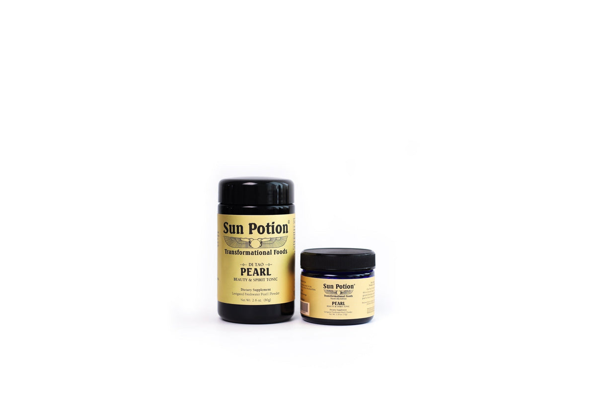 Sun Potion Pearl Travel Ally Edition small jar beside the full-size Pearl jar