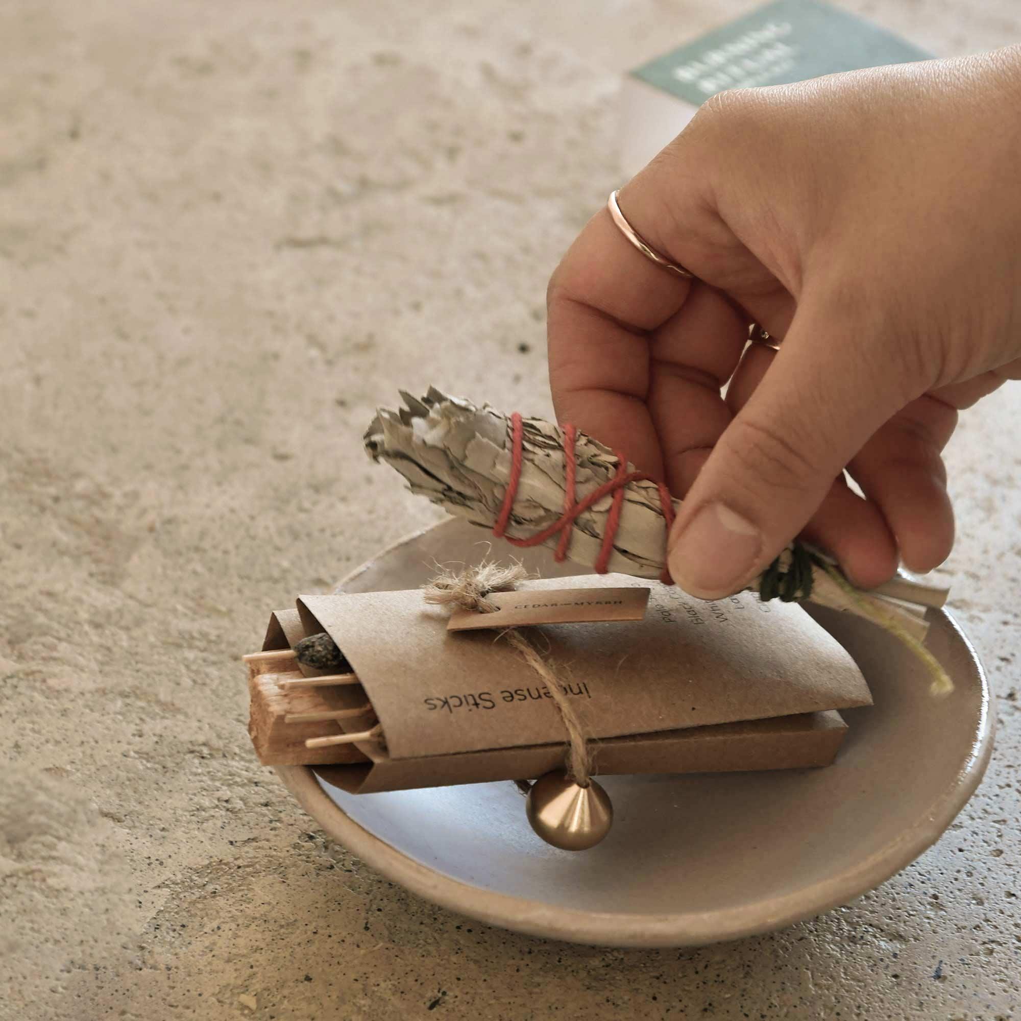 Kit Ritual de Quema Sagrada - Incienso, Palo Santo y Salvia